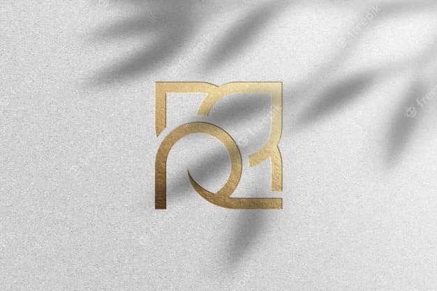 موکاپ لوگو طلایی با کاغذ سفید لایه باز